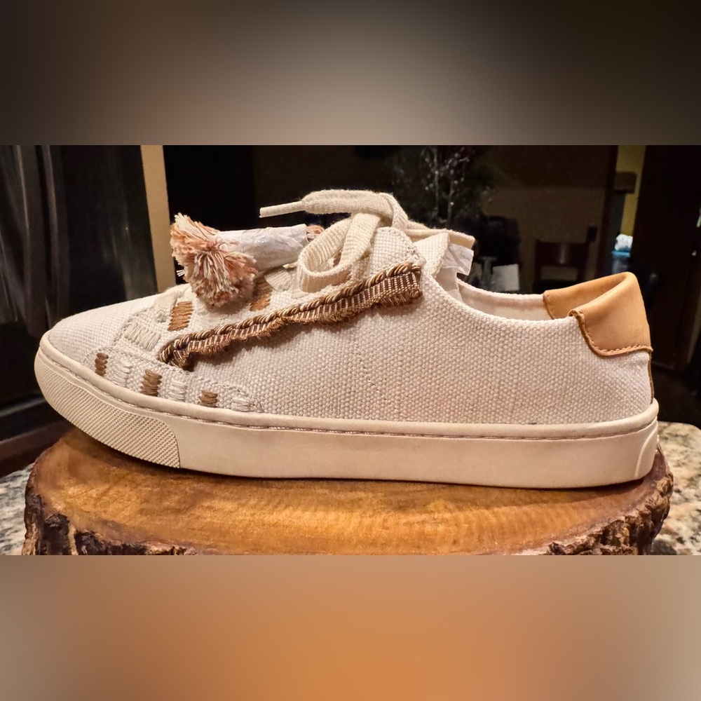 Soludos Women's Sneakers in Cream and Tan